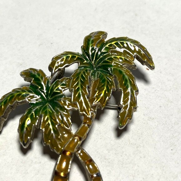 Tropical Palm Tree Enamel Lapel Pin Brooch - Picture 2 of 6
